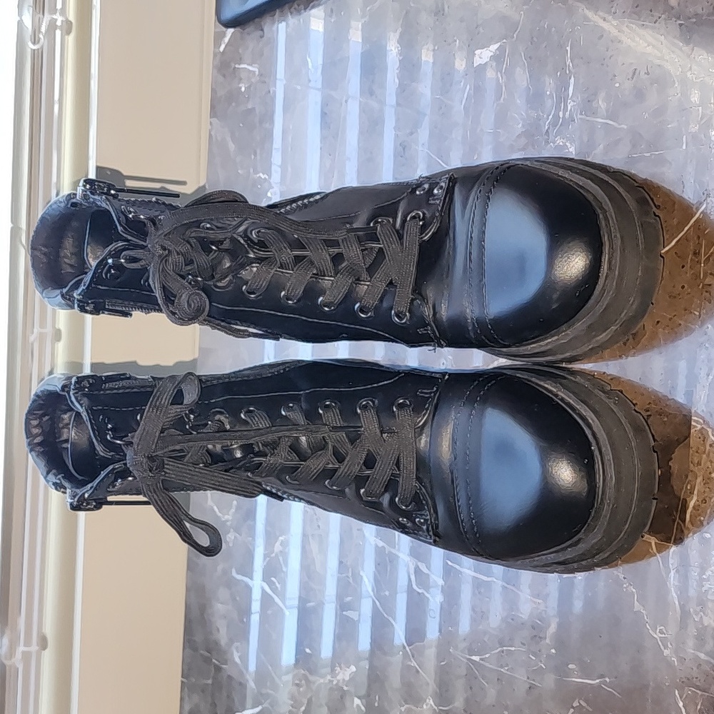 Women nine west combat boots 8M black